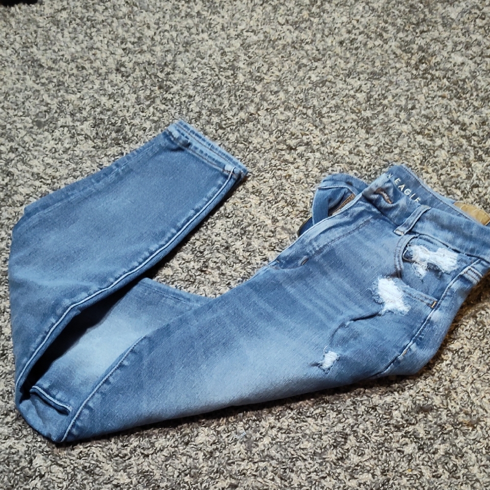 American Eagle Outfitters Women's Light Blue Slightly Ripped Skinny Jeans